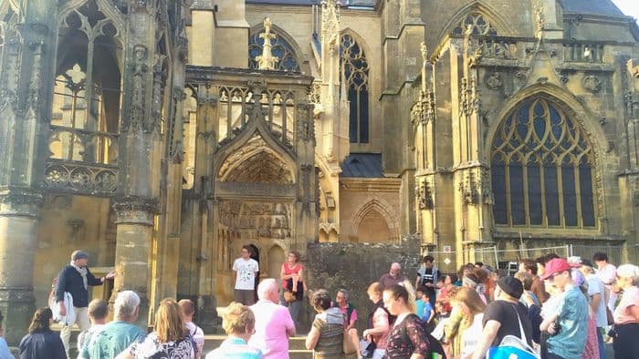 Visite guidée de la basilique des champs et de son joyau flamboyant · photo 1