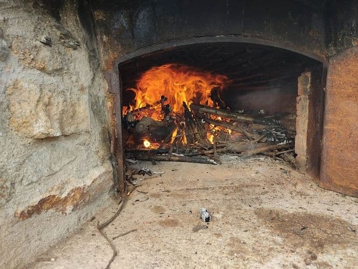 Cuisson dans le four rénové du domaine de la Fosse-Piquet · photo 1