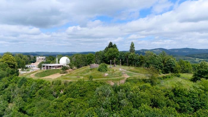 Visite guidée du futur observatoire astronomique de Château-Chinon · photo 1