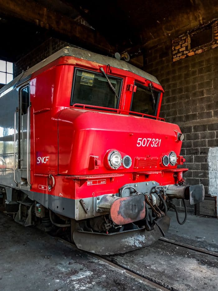Visite de la locomotive électrique BB-7321 et accès à la cabine de conduite · photo 1
