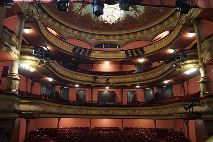 Visite guidée du théâtre municipal et de ses coulisses · photo 1