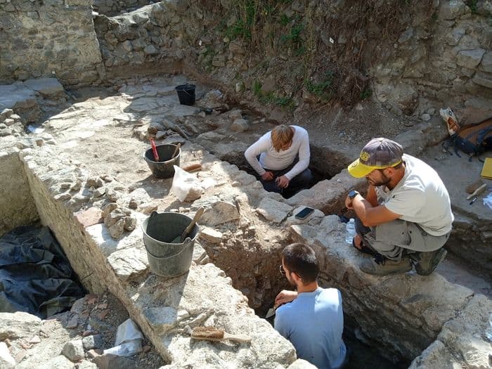 Visite des fouilles archéologiques du Moulin des Pierres et du Grand Moulin · photo 1