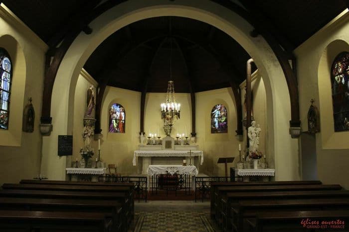 Découvrez une église de style néo-roman · photo 1