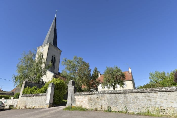 Visite libre de l'église de la Sainte-Trinité à Précy-sous-Thil · photo 1