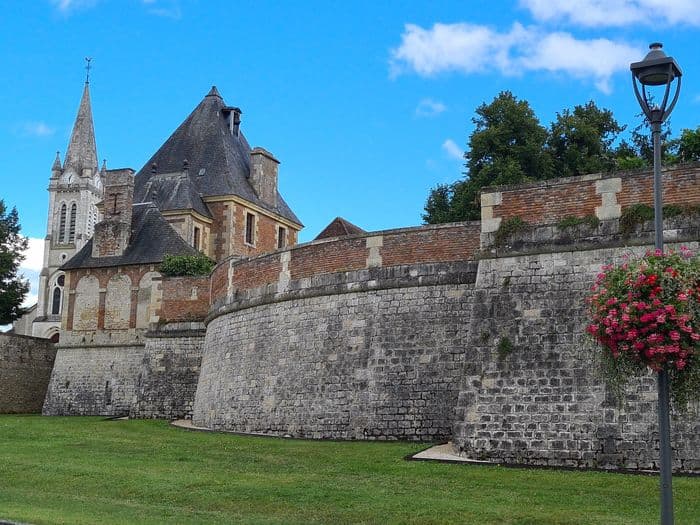 Visite guidée du château de Dampierre (extérieur) · photo 1