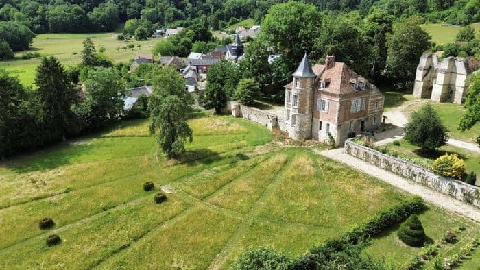 Les vestiges médiévaux du "chastel" de Béhéricourt · photo 1