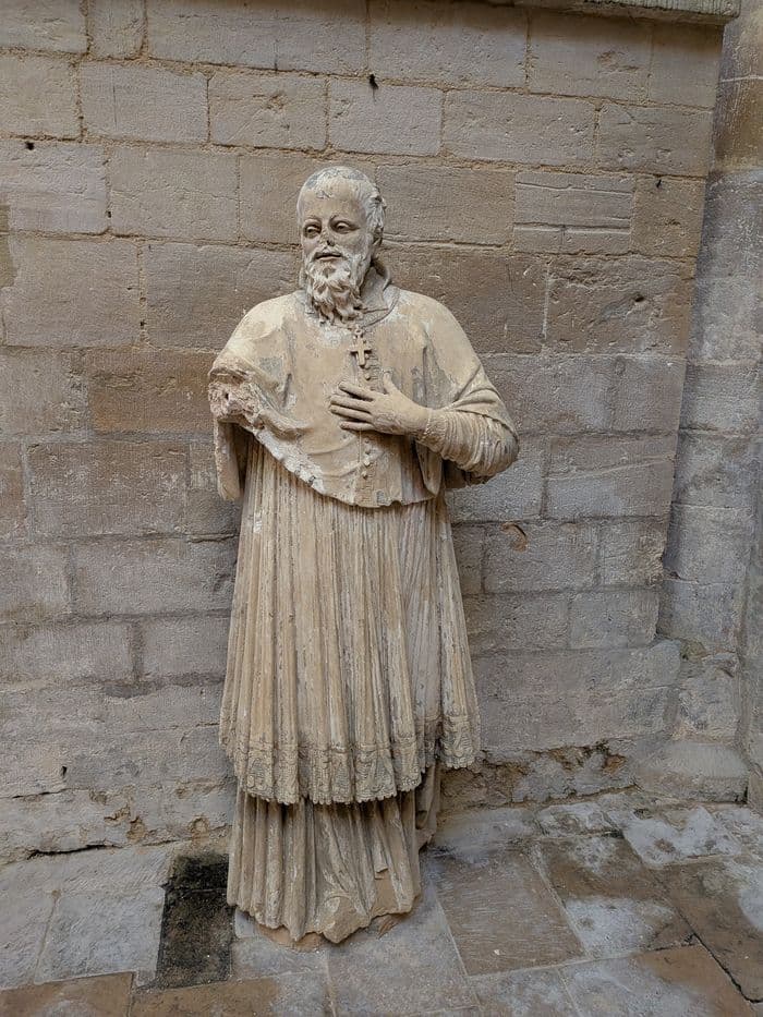 Démonstration : restauration et mise en valeur de deux statues de l'abbatiale · photo 1
