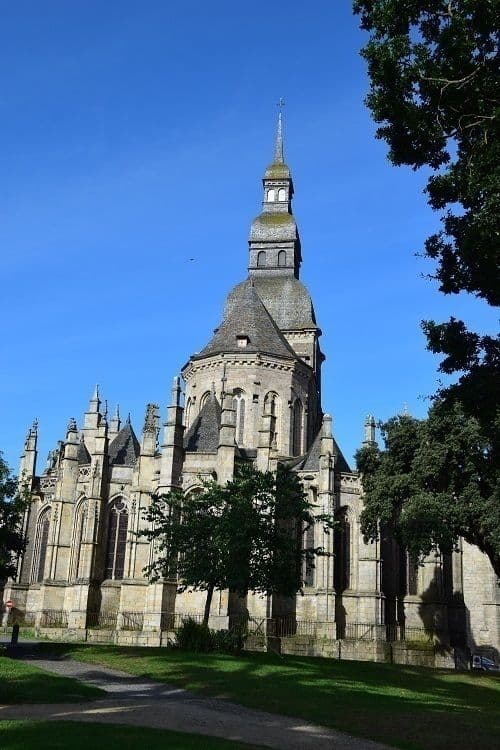 Visite libre de la basilique Saint-Sauveur de Dinan · photo 1