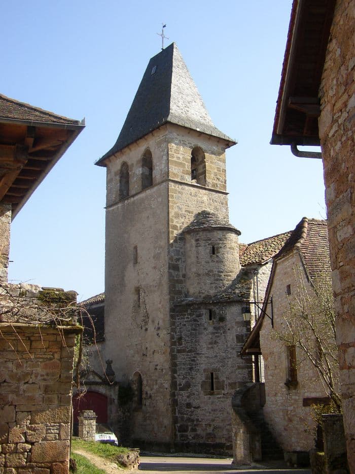 Visite libre de l'église Saint-Jean-Baptiste à Loubressac · photo 1