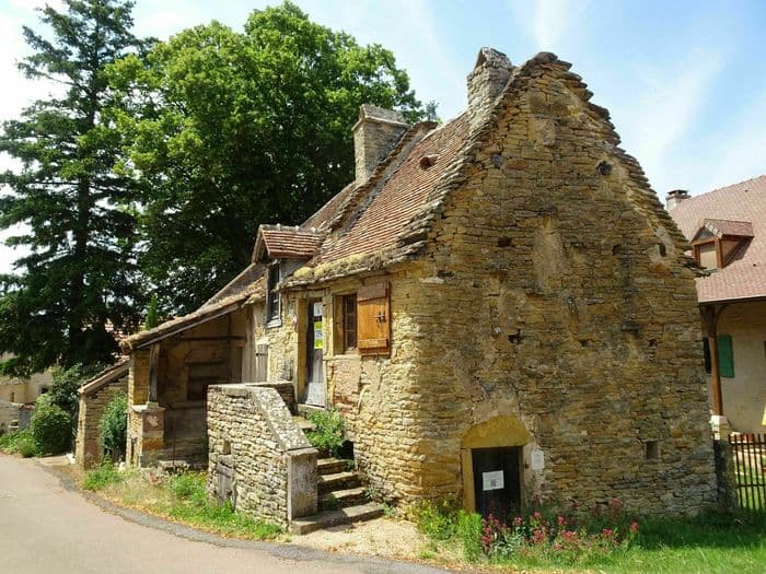 Visite libre de la maison rurale du bourg de Saint-Clément-sur-Guye · photo 1