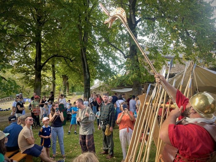 Théâtre, spectacle et campement gaulois dans le parc du château ! · photo 1